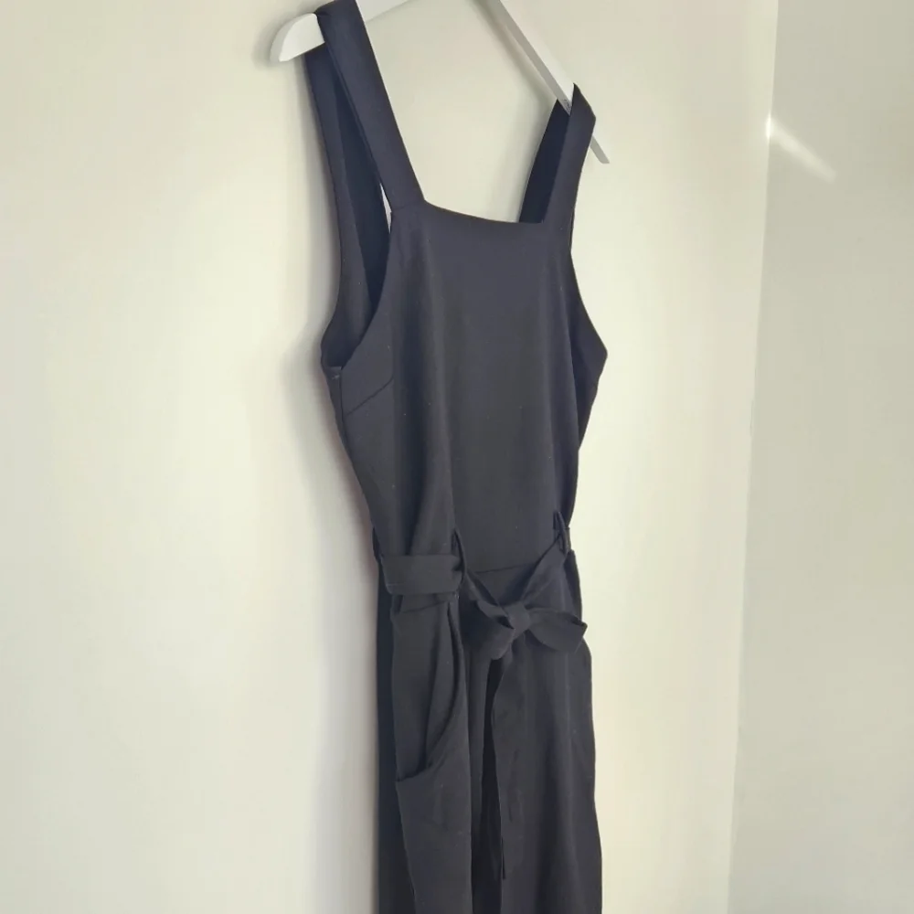 Monteau Black Linen Rayon Blend Tie-Waist V-Cutout Back Cropped Jumpsuit Size L - Picture 2 of 11